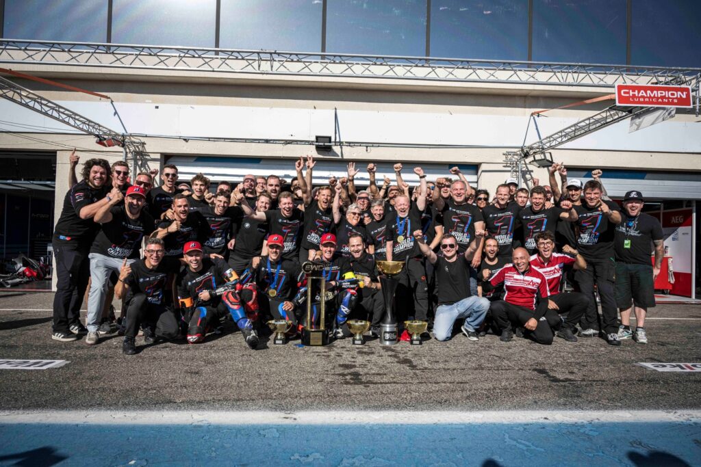 BMW Motorrad hace historia y conquista el Campeonato Mundial de Resistencia