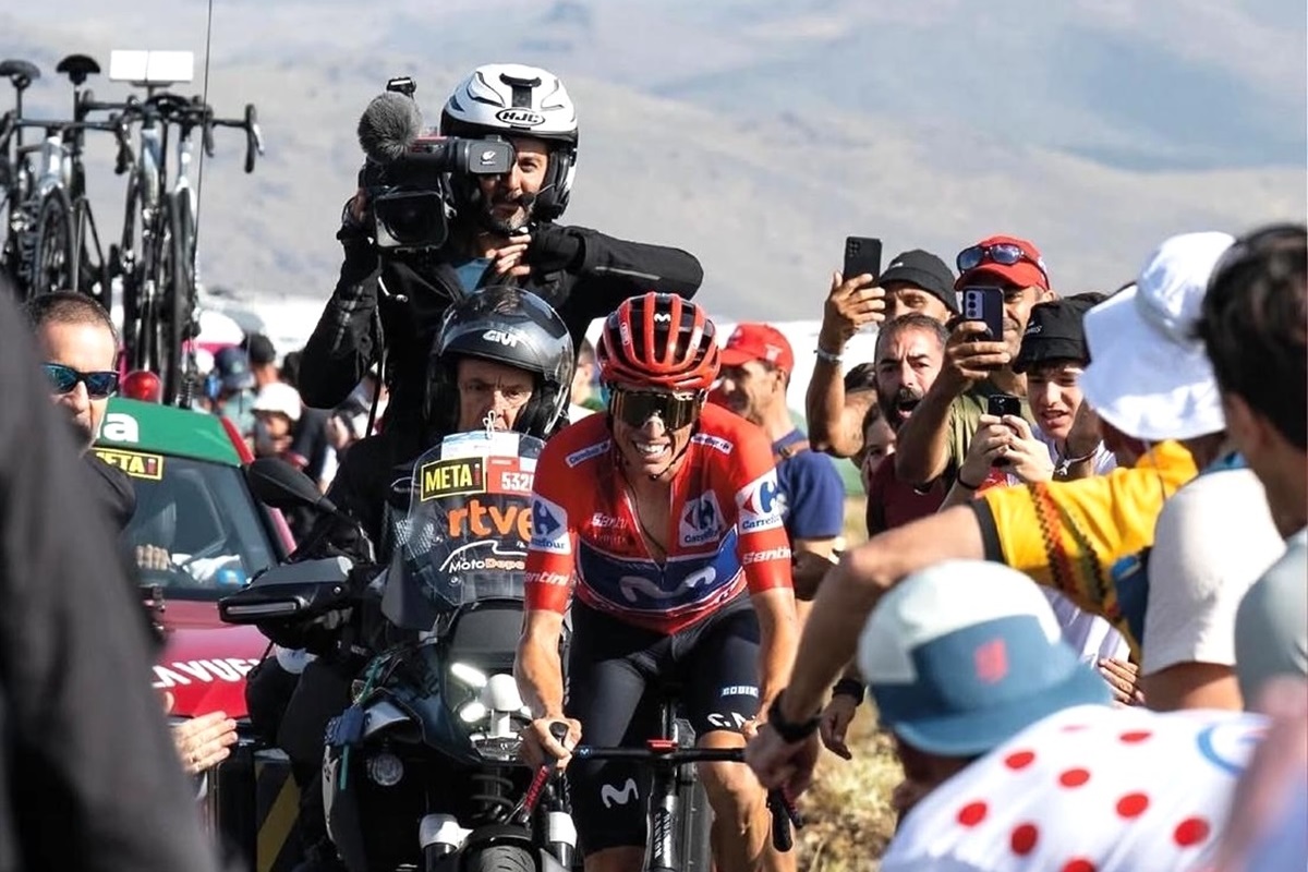 “El noble arte del rejoneo”: así es el trabajo de las motos que graban La Vuelta - Ilustración 1