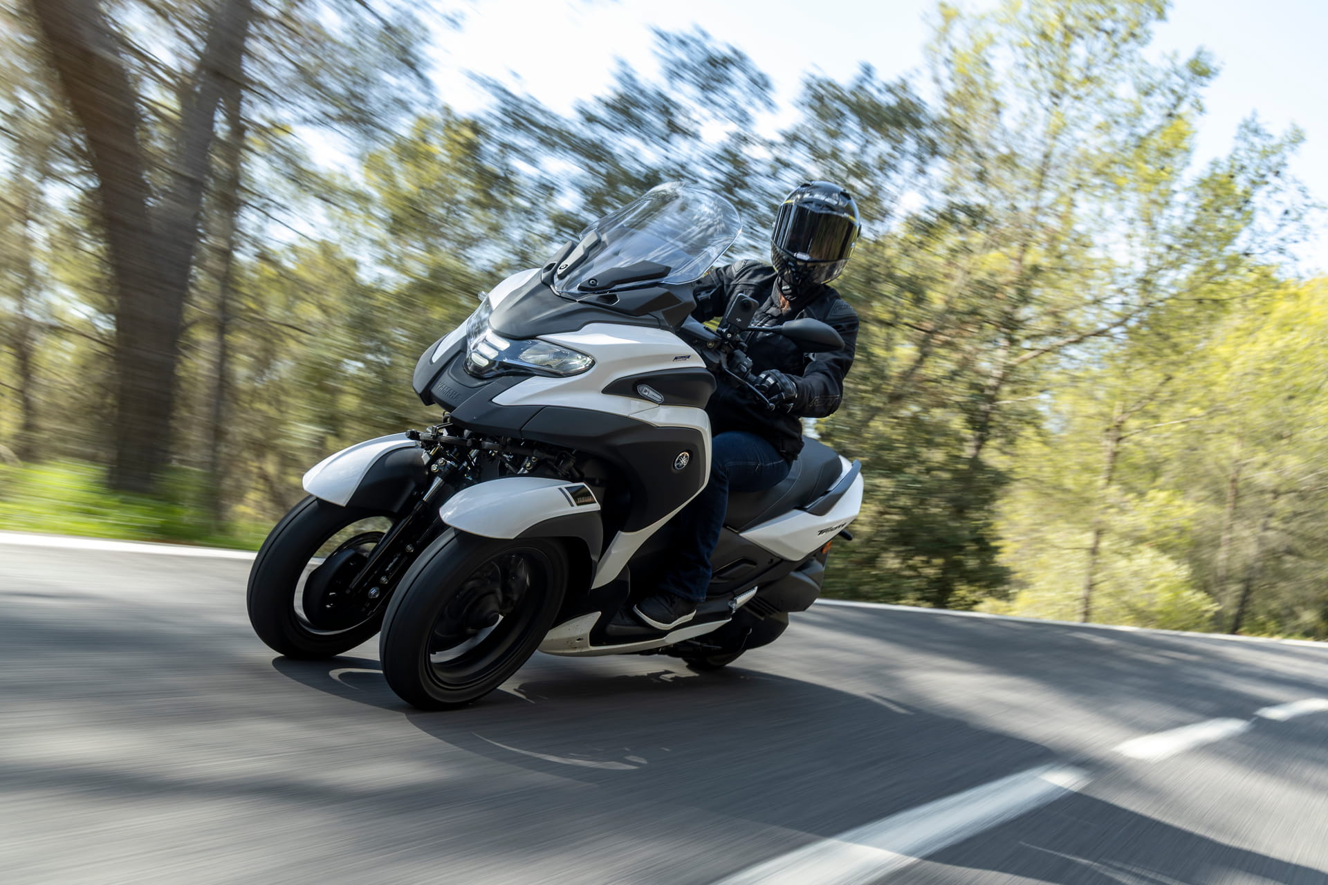 Prueba Yamaha Tricity 300 Airbag. Sí, has leído bien: airbag