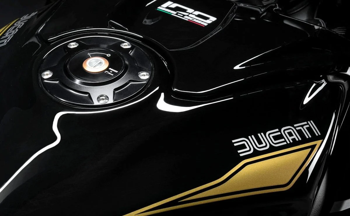 Ducati homenajea un modelo mítico con una edición especial de 214 CV de potencia