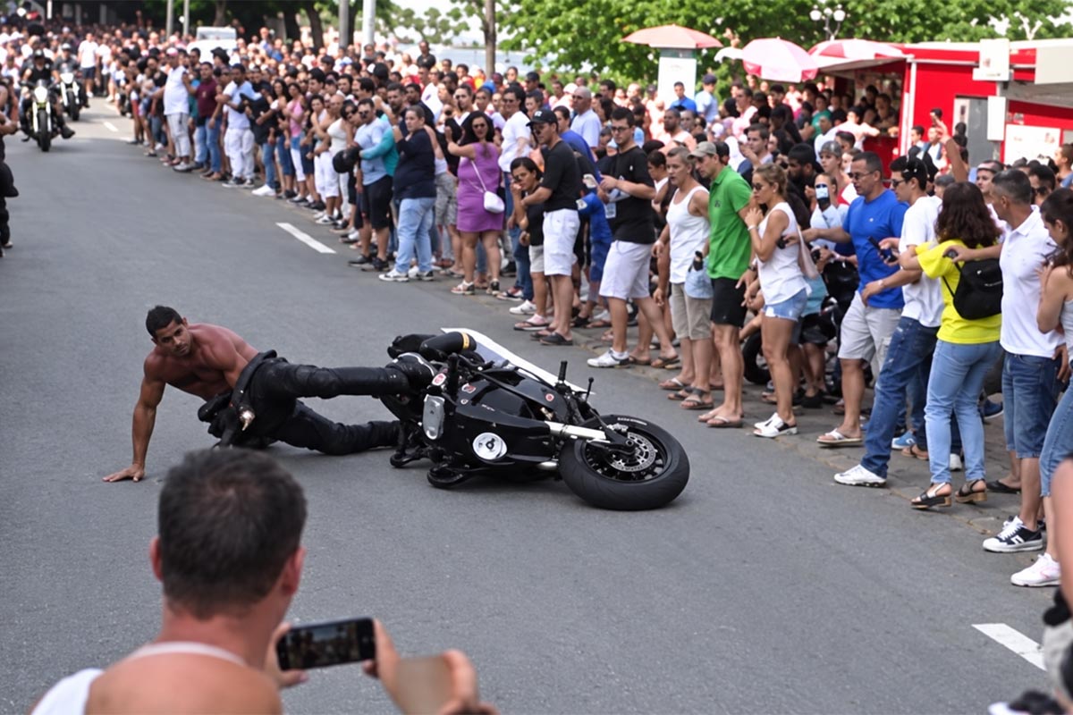 ¿Recuerdas al cachas que se estrelló con su Harley? Pues ahora la ha liado todavía más - Ilustración 2