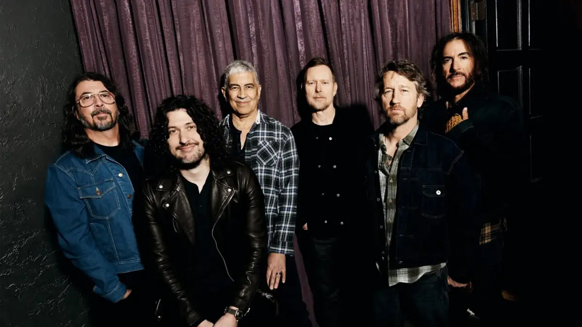 Foo Fighters lanza “Unconditional” en estudio
