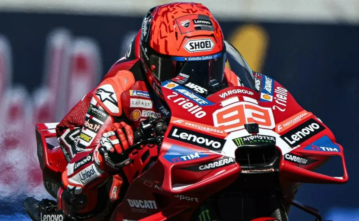 Márquez remonta en Misano, hunde a Bezzecchi y le saca el aire al título de MotoGP