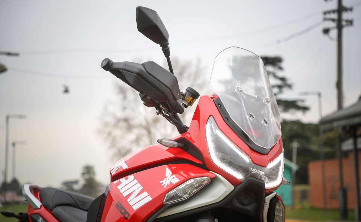 ¿Qué ofrece la Moto Morini X-Cape 1200 por su precio?