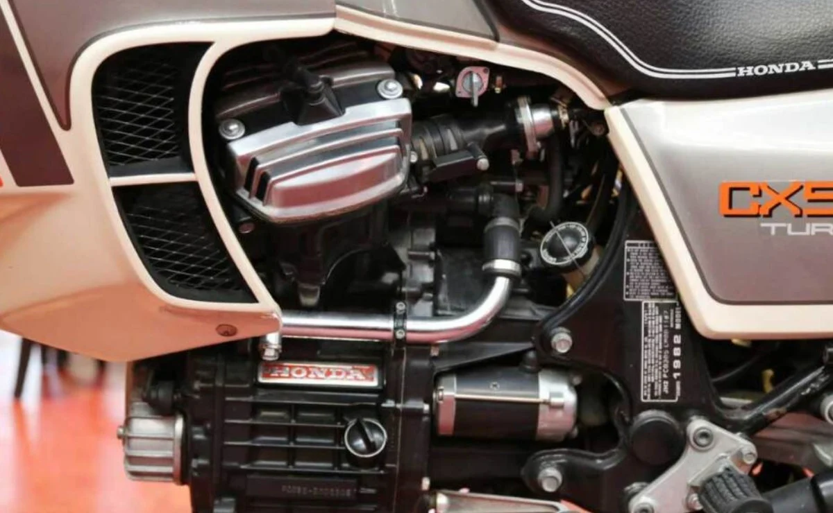 ¿Por qué Yamaha, Suzuki y Kawasaki llegaron tarde a la primera moto turbo de la historia?