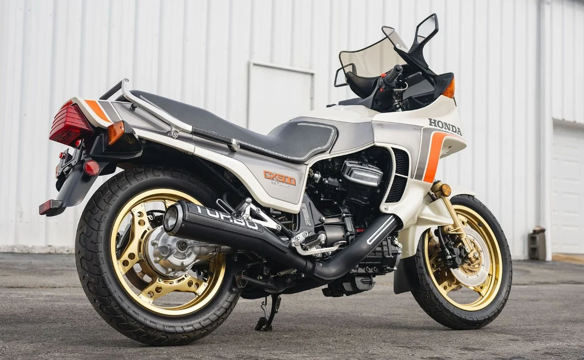 ¿Por qué Yamaha, Suzuki y Kawasaki llegaron tarde a la primera moto turbo de la historia? - Ilustración 1