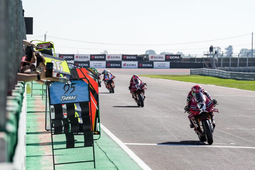 Superbike Italia 2026: Bulega se corona campeón y Lecuona firma un triplete histórico - Ilustración 1