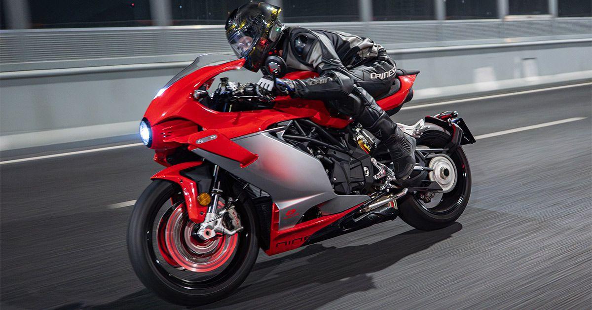 La copia china (legal) de la MV Agusta Superveloce ya se vende fuera de China, y cuesta un 60% menos