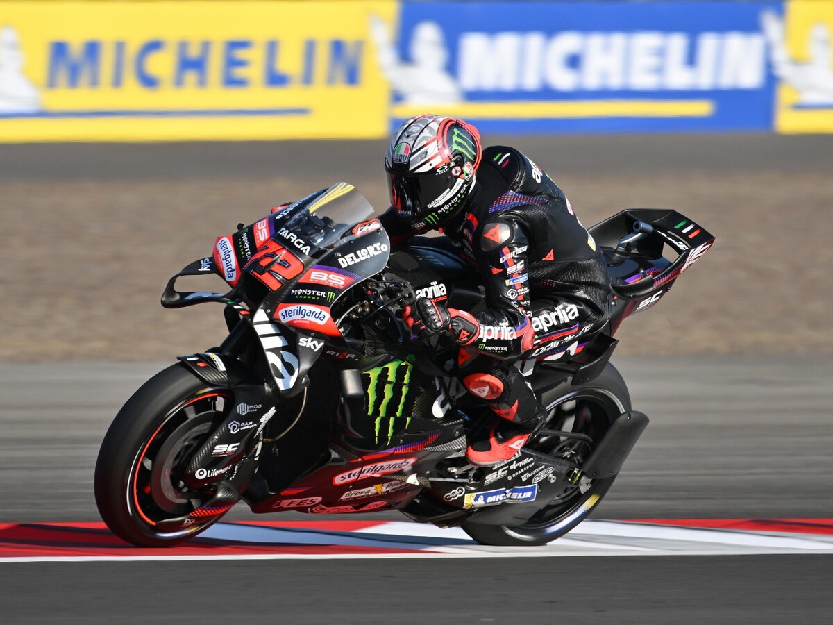 Marco Bezzecchi se reencuentra con la victoria en el día del primer póker de Aprilia de MotoGP