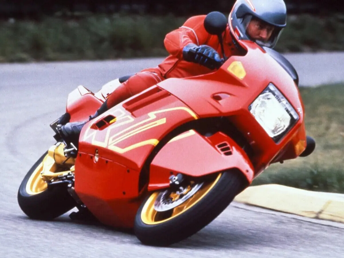 BMW hizo la moto más rara de la historia para revolucionar el mercado. Nadie lo entendió, pero ahora vale un dineral