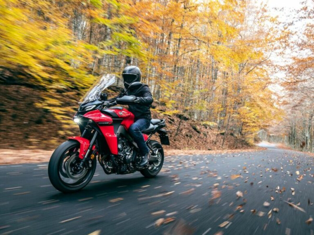 Los expertos coinciden: otoño es la peor época del año para montar en moto. Y las pruebas son irrefutables