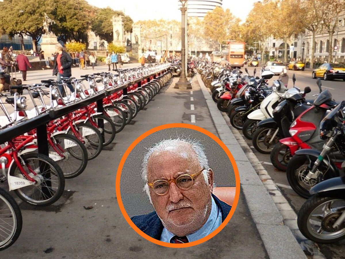 Aparcar tu moto en la acera es legal en España, pero puede acabar en una multa de hasta 200 euros si lo haces mal
