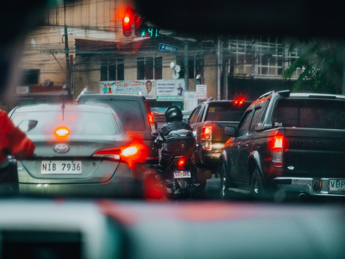 Italia crea un paraíso motero: obligará por ley a que los coches dejen paso a las motos en los atascos, y si no, multazo