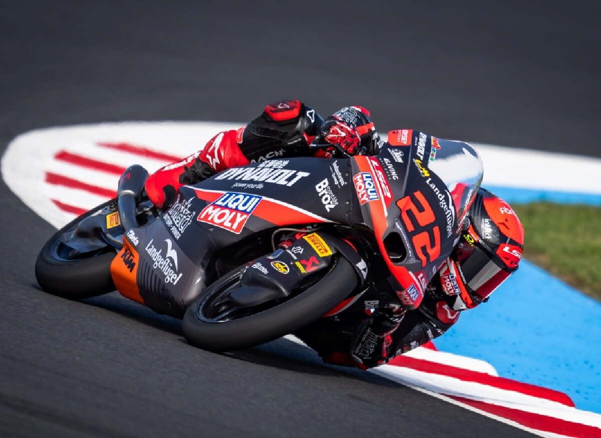 David Almansa doblega a Máximo Quiles en Japón para negarle la primera bola de campeonato en Moto3
