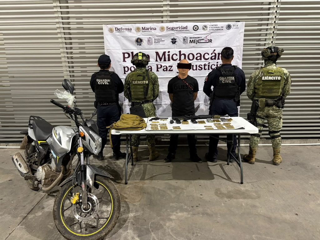 Fiscalía Asegura Mil 300 Dosis De Drogas, Siete Armas Y 5 Motos Tras Cateo En Morelia - Ilustración 2