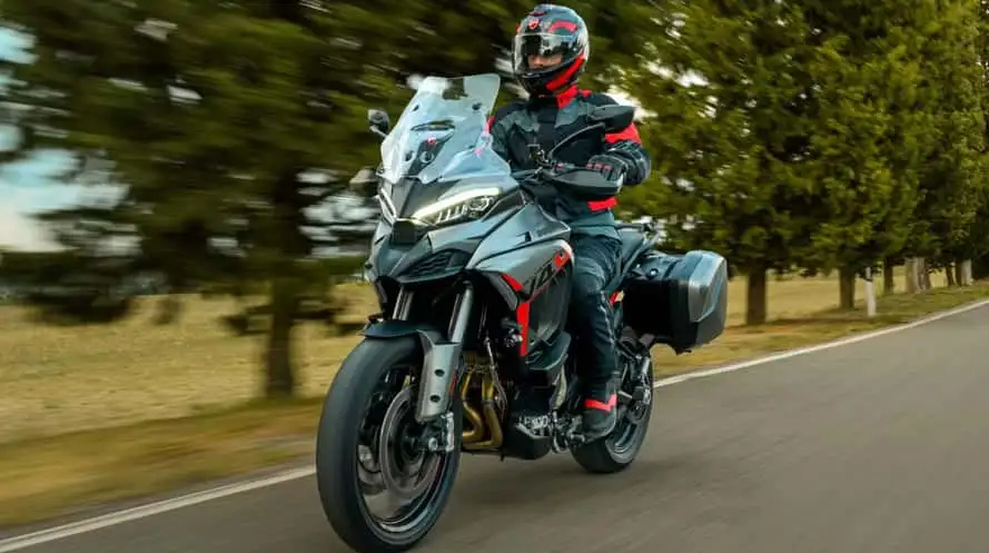 Licencia de motocicleta, nuevas reglas: en Irlanda más cursos y restricciones durante 2 años