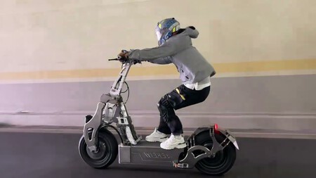 Un estudio lo confirma: un patinete eléctrico es tres veces más peligroso que una moto y provocan más lesiones cerebrales - Ilustración 2