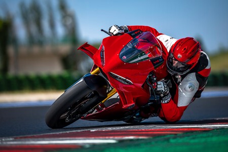 Es oficial: Ducati presenta la Panigale V4 más potente de la historia para superar a la Honda CBR1000RR - Ilustración 2