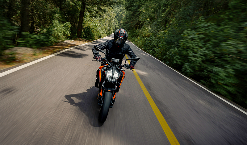KTM 790 Duke 2026: una Naked que despierta en las curvas - Ilustración 2
