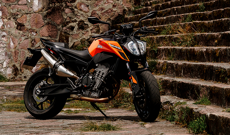 KTM 790 Duke 2026: una Naked que despierta en las curvas - Ilustración 1