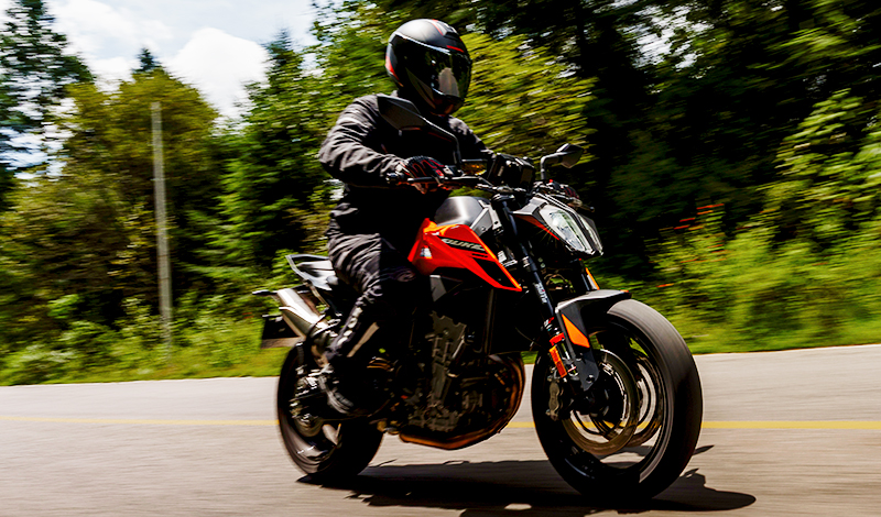 KTM 790 Duke 2026: una Naked que despierta en las curvas