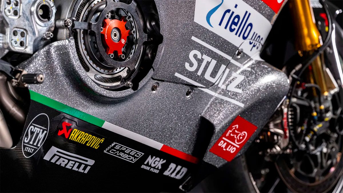 Bulega y Lecuona estrenan (con victoria) una Ducati Panigale V4 R muy diferente - Ilustración 3
