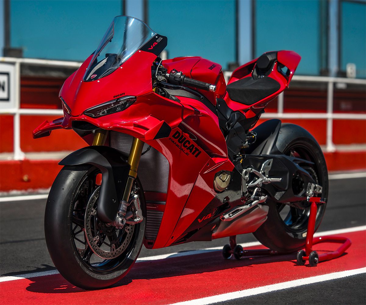 Ducati Panigale V4 2027: más potencia, menos cambios de marcha y colores nunca vistos - Ilustración 3