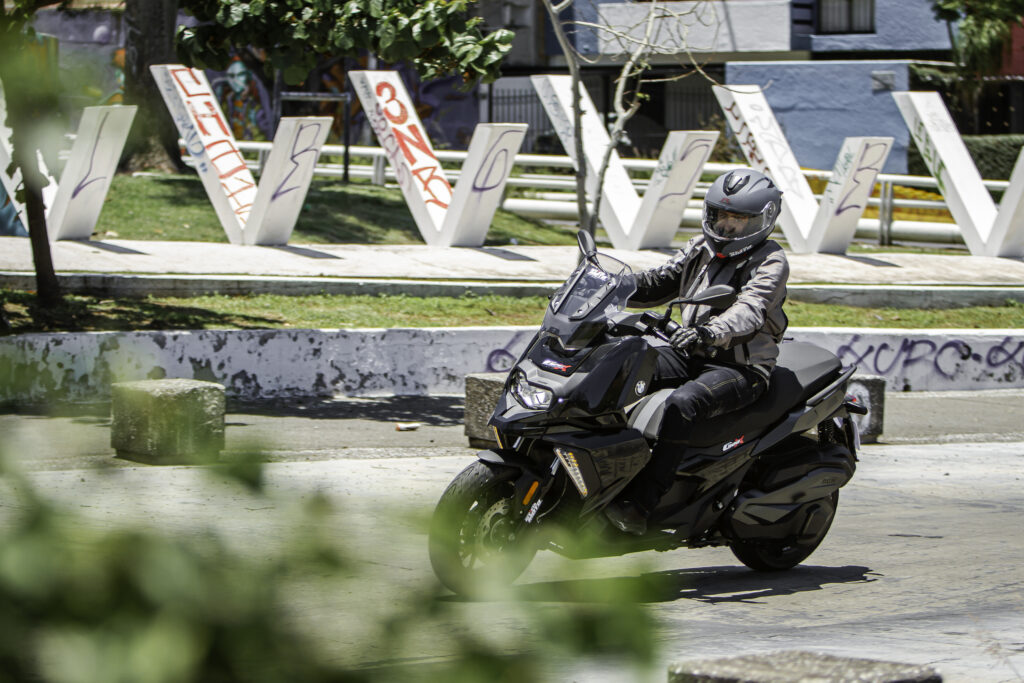 BMW C 400 X 2026: espíritu urbano, tecnología y una conducción que invita a disfrutar - Ilustración 2