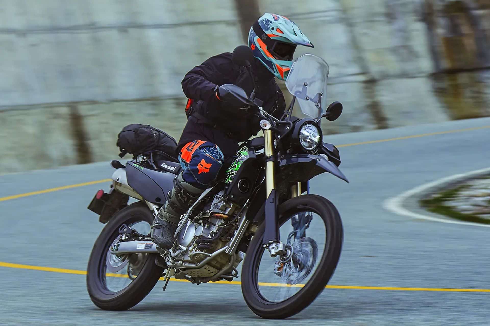 Kawasaki KLX300 XPL ABS 2027, la nueva trail japonesa para ir más allá - Ilustración 1