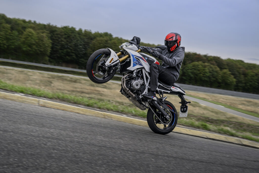 BMW F 450 R: la nueva naked de 48 CV que lleva el ADN deportivo de BMW a la categoría A2 - Ilustración 1
