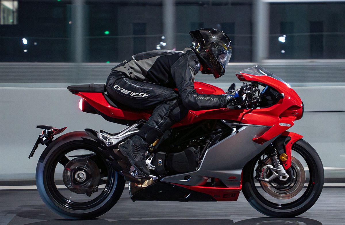 La copia china (legal) de la MV Agusta Superveloce ya se vende fuera de China, y cuesta un 60% menos - Ilustración 2