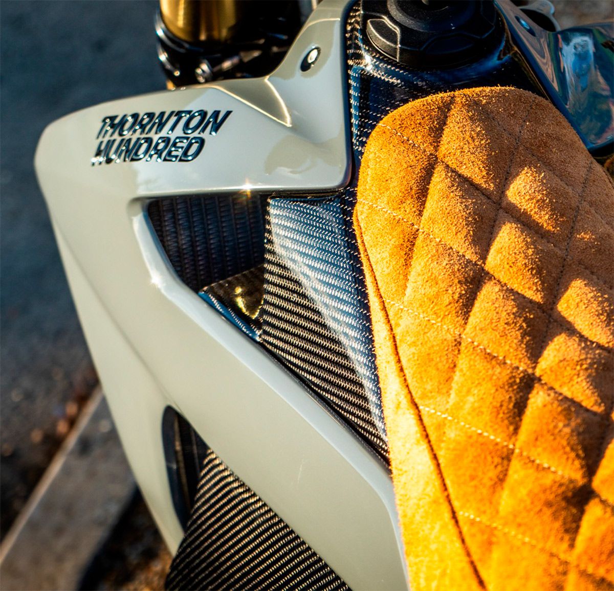 Triumph TF450-E: han convertido esta enduro de 59 CV en una supermoto con llantas de carbono - Ilustración 3