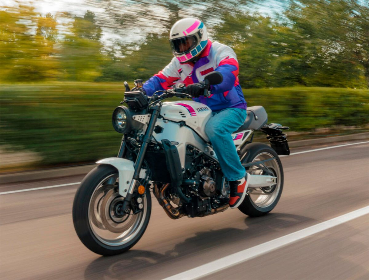 La añorada YZF 750R rosa inspira a la Yamaha XSR900 2027 - Ilustración 2