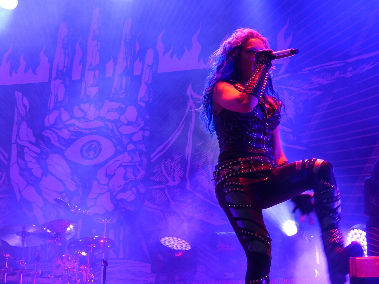 Alissa White-Gluz admite que le aterra la muerte - Ilustración 1