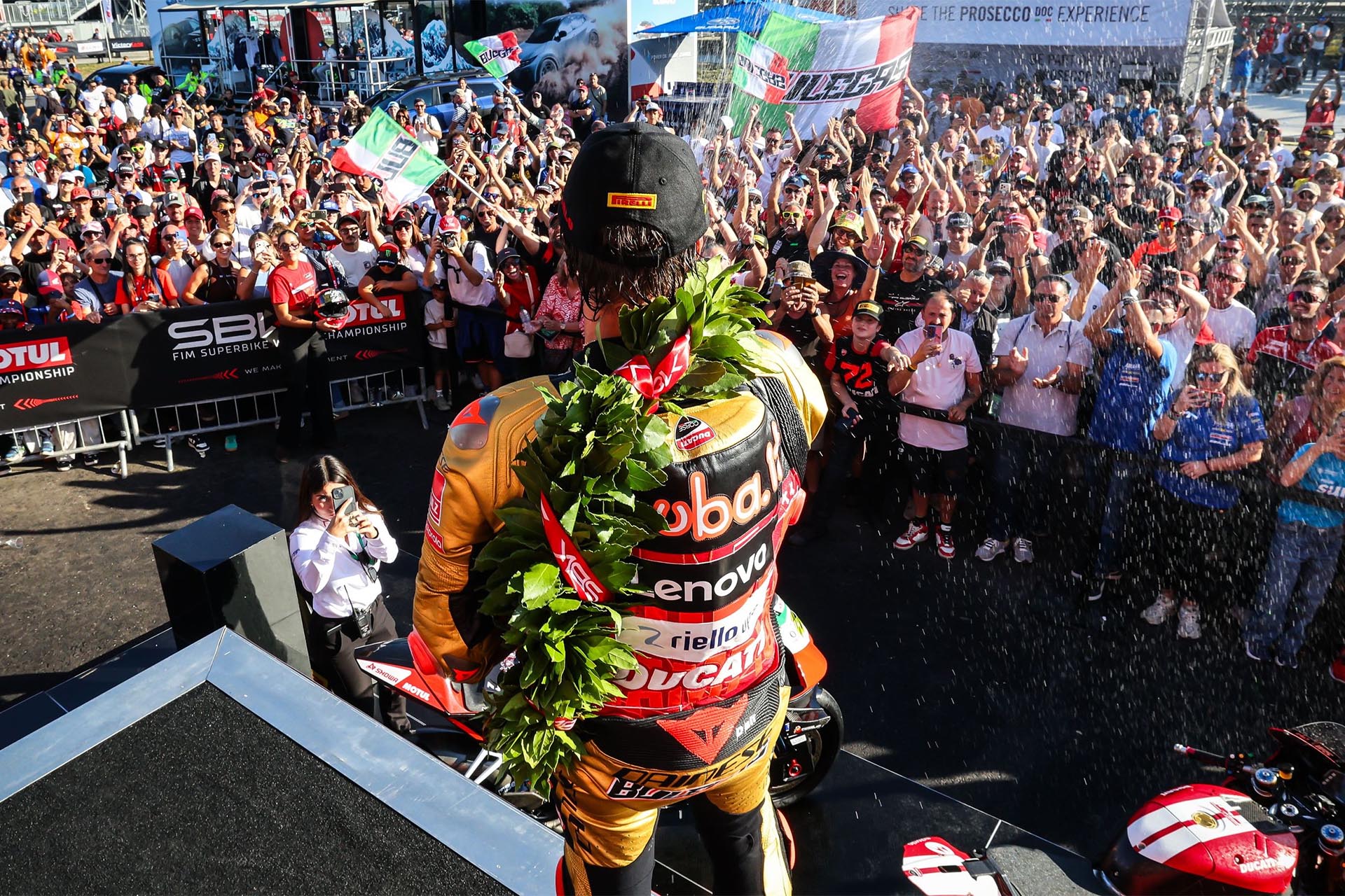 Bulega tiene el título, ha pulverizado récords y todavía tiene alguno más al alcance - Ilustración 3