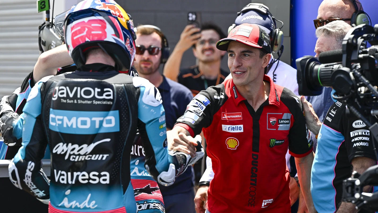Por qué Marc Márquez quiere que su protegido “luche” en Moto2
