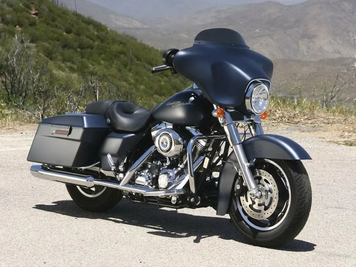 Moto del día: Harley-Davidson FLHXI Street Glide (2006) - Ilustración 1