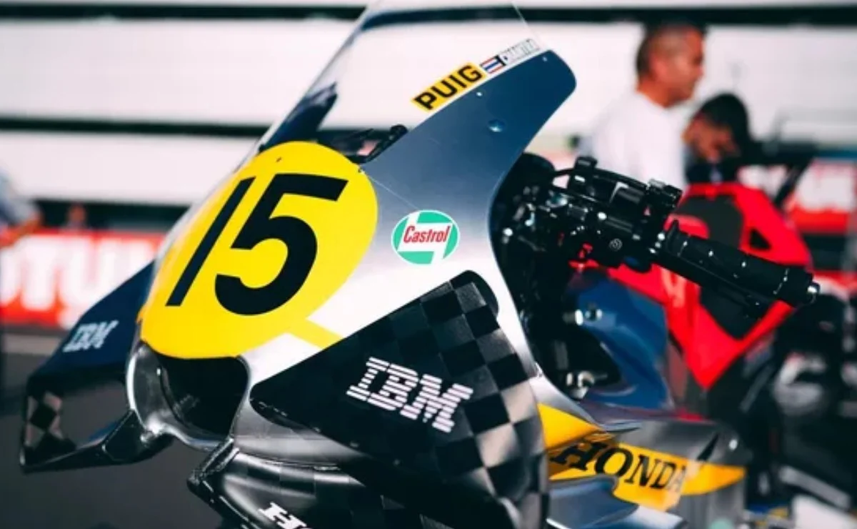 Honda revivió la RC166 de 6 cilindros y 18.000 rpm en Motegi: la decoración retro que sacude a MotoGP