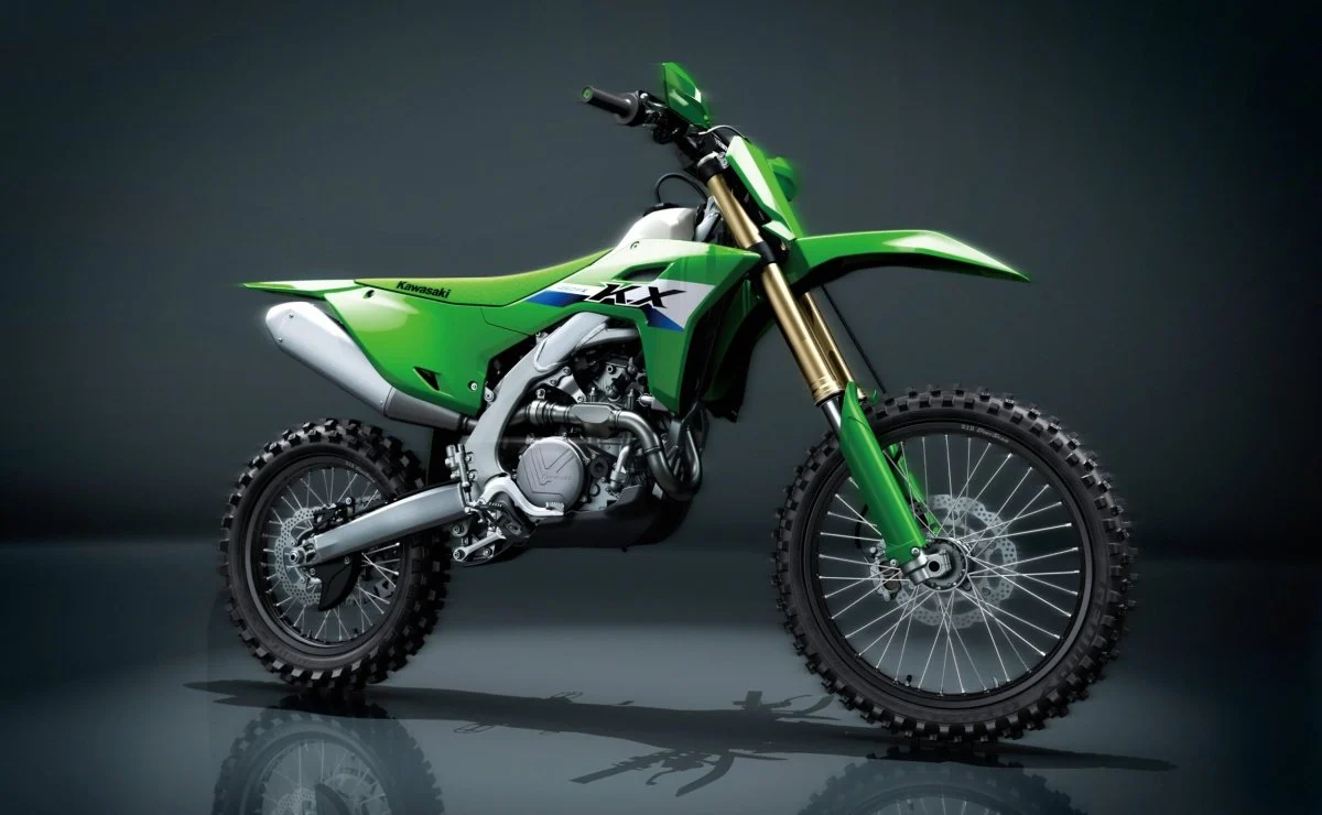 Kawasaki actualiza su gama 450 de competición: más tecnología y dos versiones