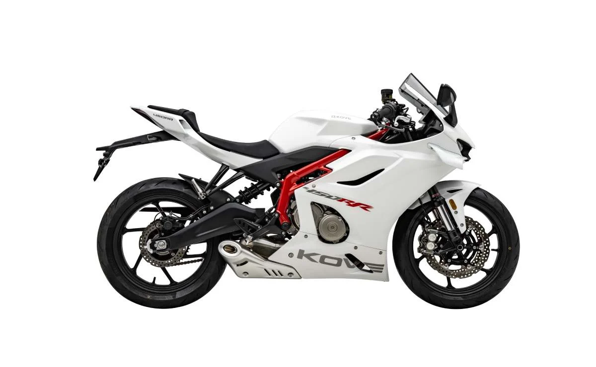 Kove lanzó una deportiva de cuatro cilindros, 450 cc y más de 60 CV: ¿cómo está equipada? - Ilustración 3