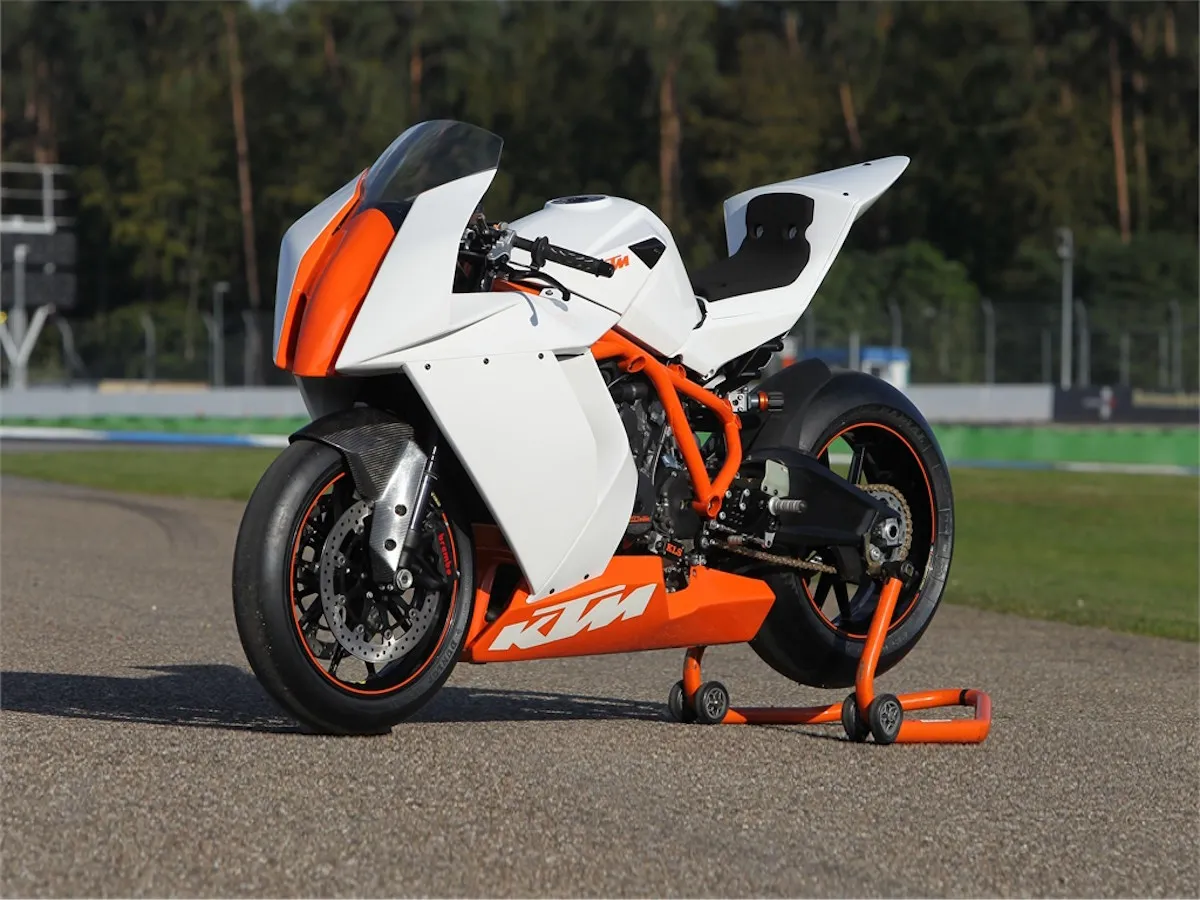 Moto del recuerdo: KTM RC8 R Track, la fiera austriaca nacida exclusivamente para el circuito