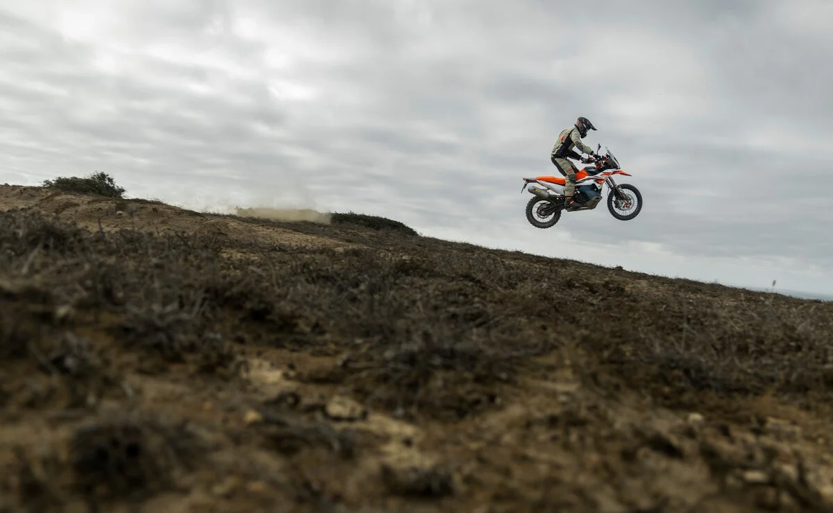 ¿Más de 120 CV? el regreso de la KTM 990 adventure está muy cerca
