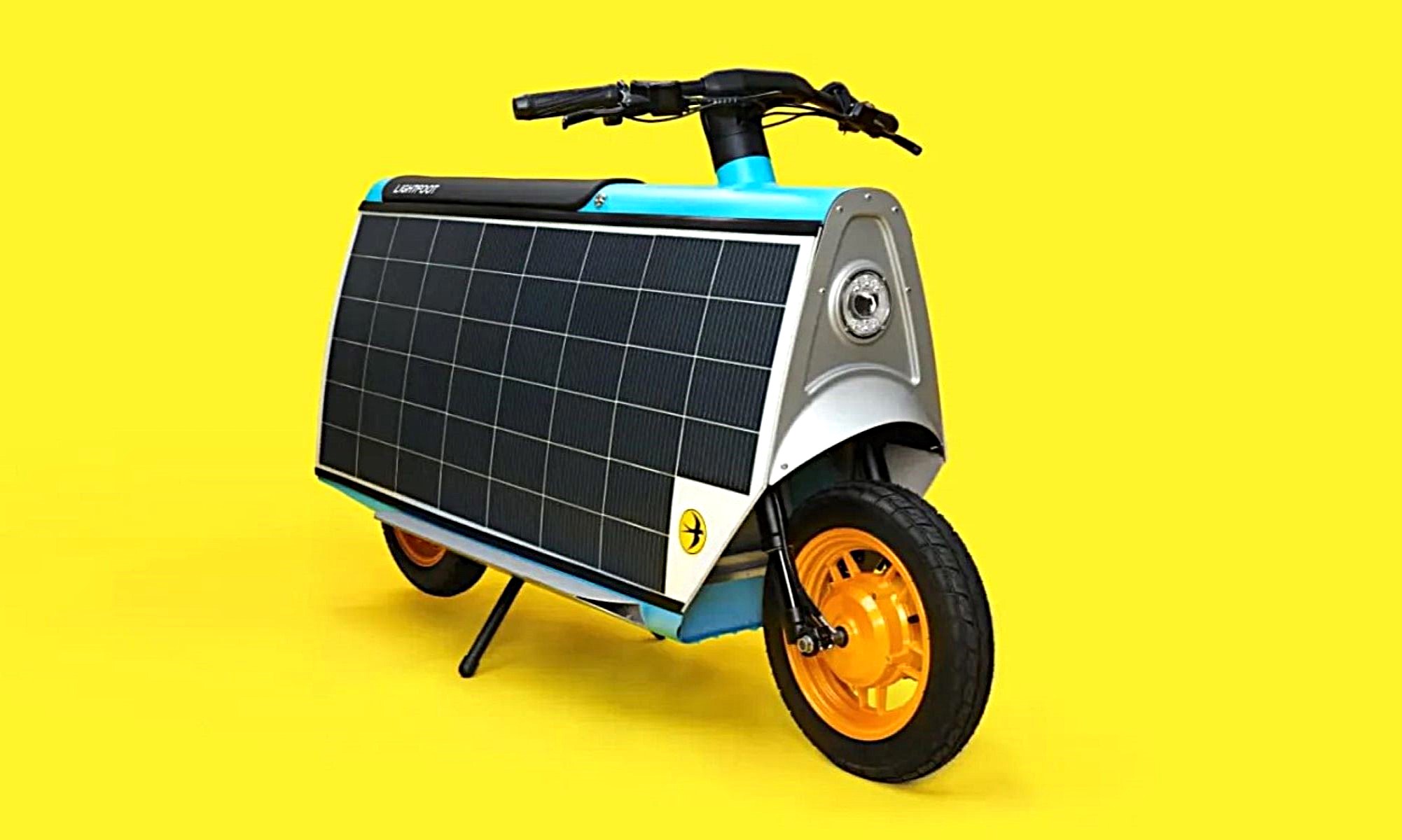 Sólo 4.000 € y energía solar: el scooter eléctrico para (casi) olvidarte de pagar por moverte