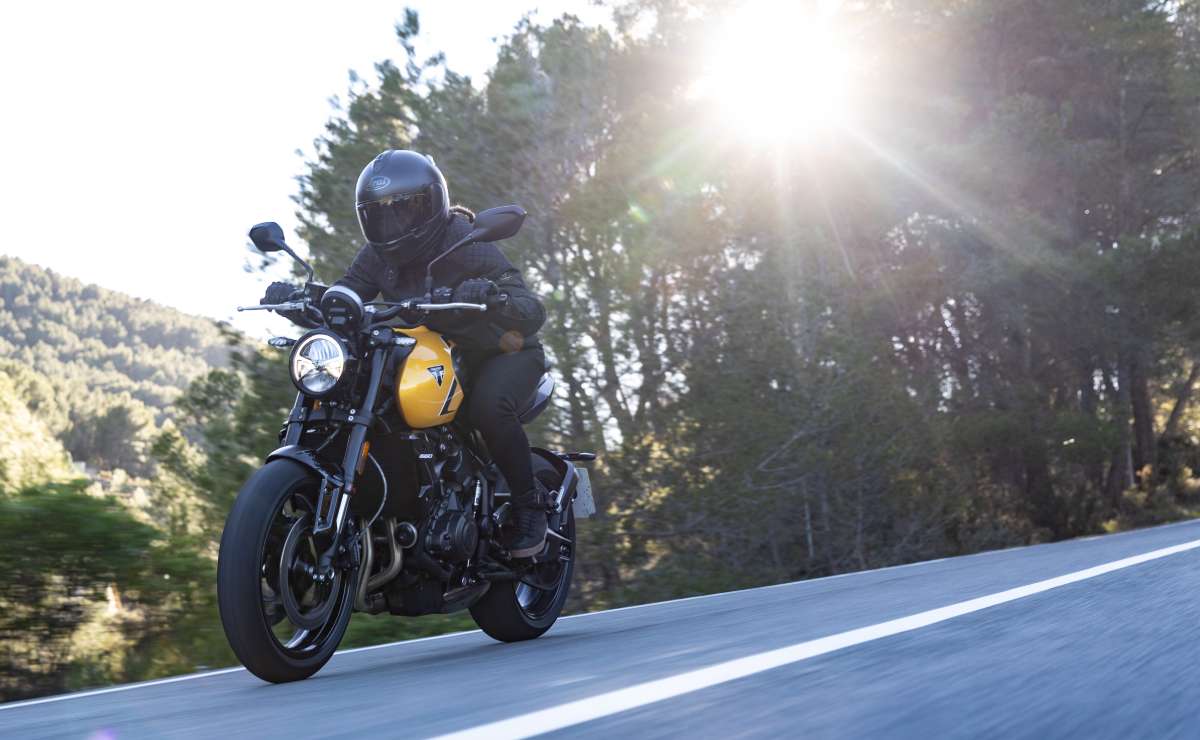 Cuesta apenas 3,4 millones más que una naked china y tiene 95 CV: la Triumph que sorprende por su precio - Ilustración 2