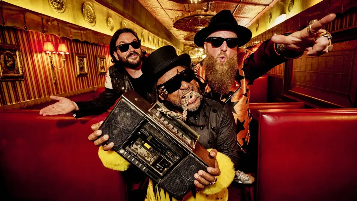 Skindred estrena videoclip de «Big Em Up» con un mensaje de apoyo y positividad
