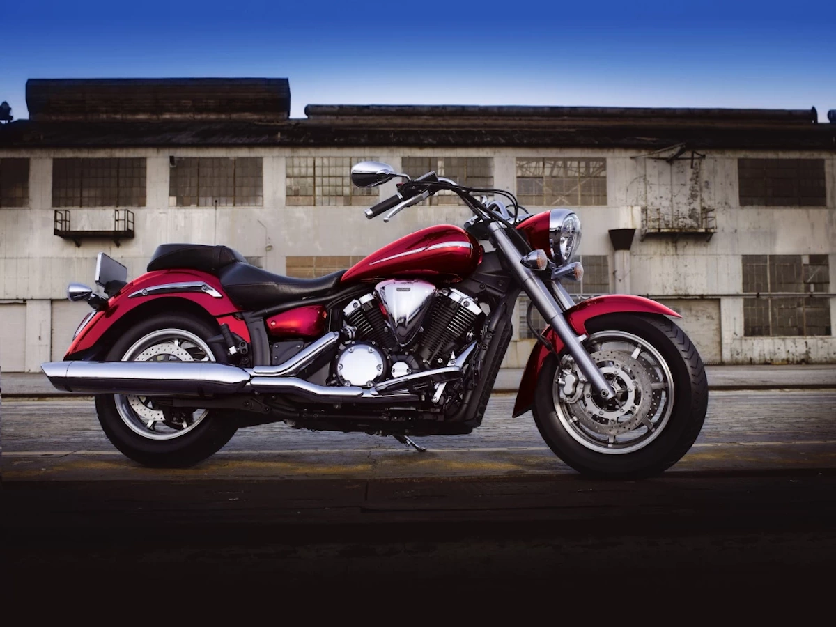 Moto del día: Yamaha XVS 1300 A Midnight Star